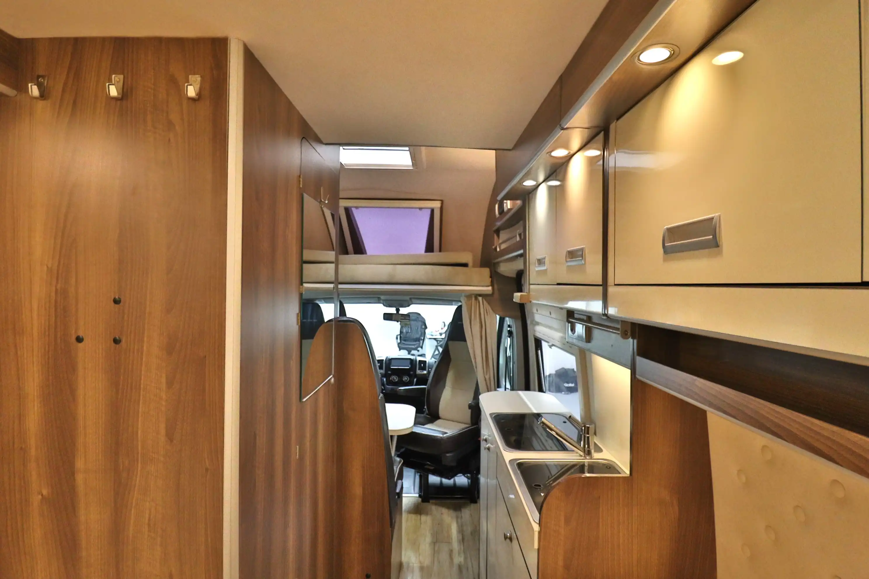 GLOBE-TRAVELER Sunliner